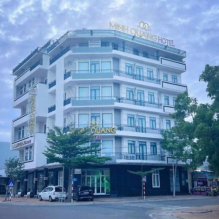 Отель Khach San Minh Quang Фанранг Экстерьер фото